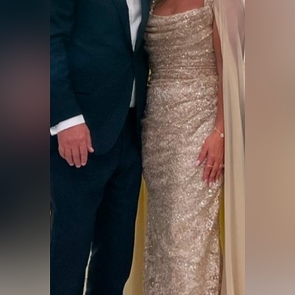 Elegant Gold Sequin Maxi Dress with Off-Shoulder Detail
